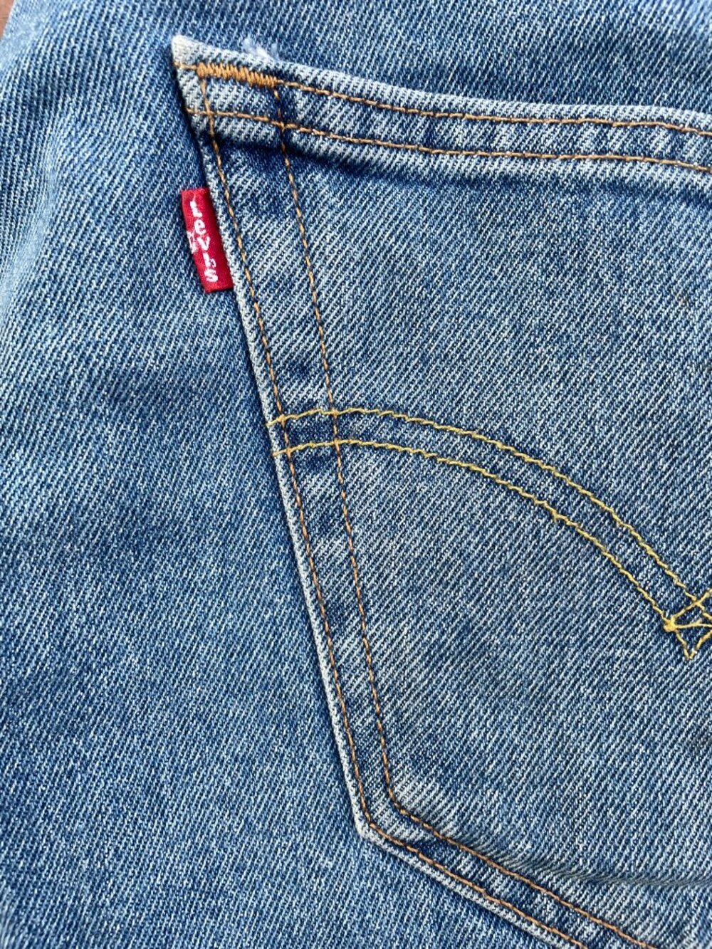 Levis Straight Cut Light Wash Jeans - Size W30 L30 - Picture 8 of 14